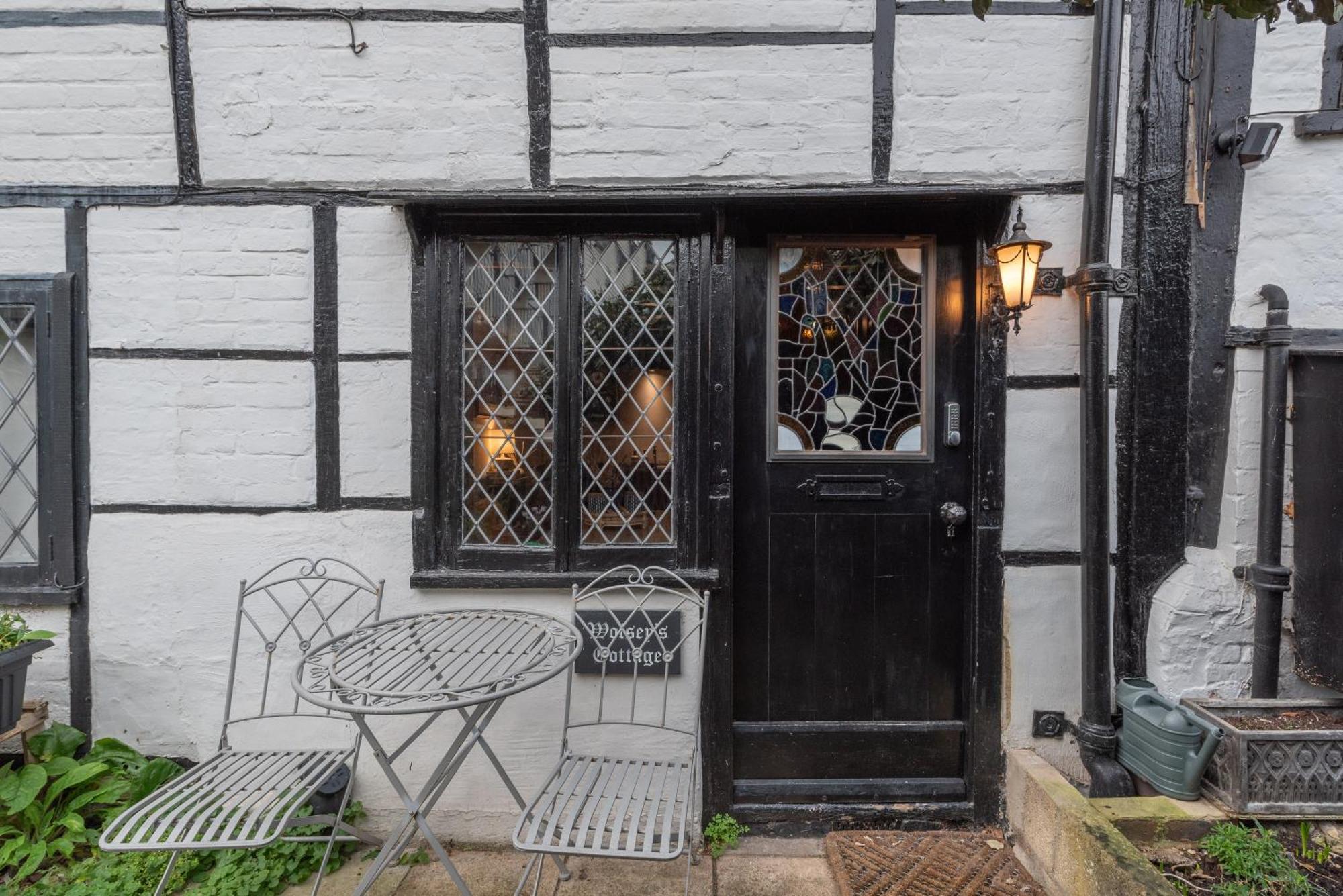 15Th Century Tiny Character Cottage-Henley Centre Kültér fotó
